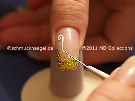 Nailart Liner in der Farbe weiß