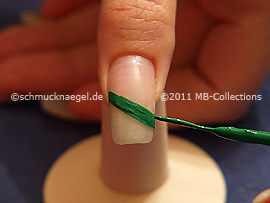 Nailart Liner in der Farbe grün