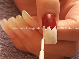 Nagellack in der Farbe weiß