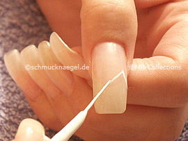Nailart Liner in der Farbe weiß