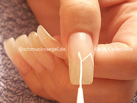 Nailart Liner in der Farbe weiß