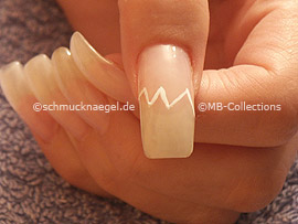 Nailart Liner in der Farbe weiß