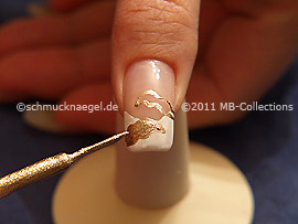 Nailart Liner in der Farbe gold