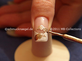 Nailart Liner in der Farbe gold