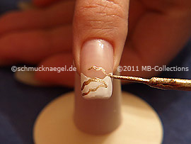Nailart Liner in der Farbe gold