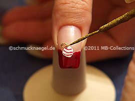 Nailart Liner in der Farbe gold-glitter