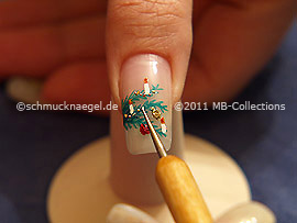Nailart bouillons in gold und den Spot-swirl