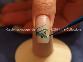 Nailart Liner in der Farbe dunkelgrün