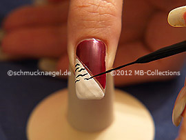 Nailart Liner in der Farbe schwarz