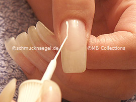 Nailart Liner in der Farbe weiß