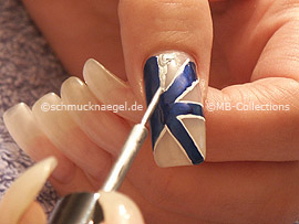 Nailart Liner in der Farbe silber