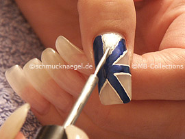 Nailart Liner in der Farbe silber
