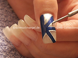 Nailart Liner in der Farbe silber