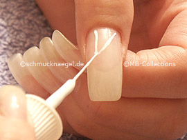 Nailart Liner in der Farbe weiß