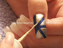 Nailart Liner in der Farbe gold-glitter