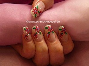 Blumen Motiv mit Nailart Bouillons in lila