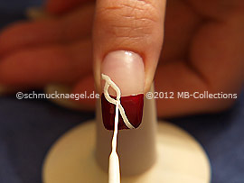 Nailart Liner in der Farbe weiß