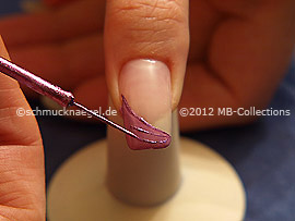 Nailart Liner in der Farbe lila-glitter