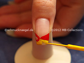 Nailart Liner in der Farbe gelb