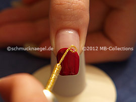 Nailart Liner in der Farbe gold-glitter