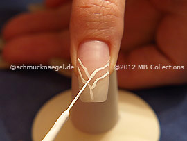 Nailart Liner in der Farbe weiß