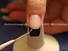 Nailart Liner in der Farbe weiß