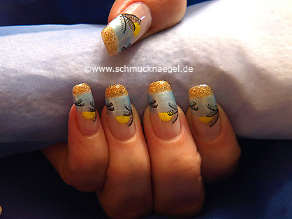 Sommer Strand Motiv mit Nailart Liner