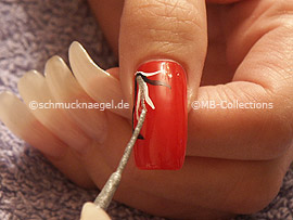 Nailart Liner in der Farbe schwarz und in der Farbe silber-glitter