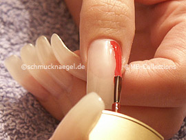 Nagellack in der Farbe rot