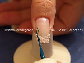 Nailart Liner in der Farbe dunkelgrün