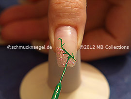 Nailart Liner in der Farbe dunkelgrün