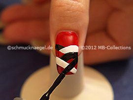 Nagellack in der Farbe schwarz