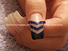 Nagellack in der Farbe schwarz