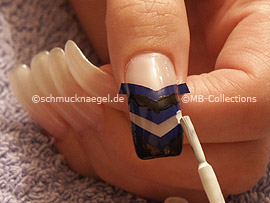 Nagellack in der Farbe weiß
