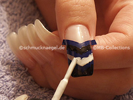 Nagellack in der Farbe weiß