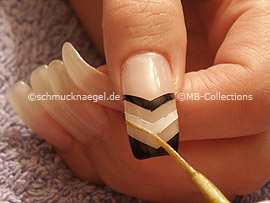 Nailart Liner in der Farbe gold-glitter