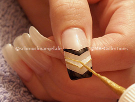 Nailart Liner in der Farbe gold-glitter