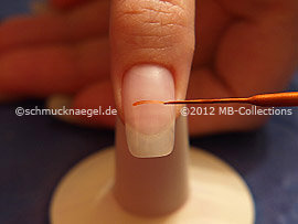 Nailart Liner in der Farbe braun