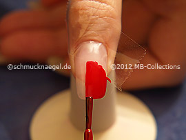 Nagellack in der Farbe rot