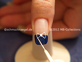Nailart Liner in der Farbe weiß