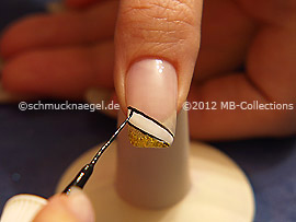 Nailart Liner in der Farbe schwarz