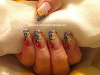 Vogel als Fingernagel Motiv mit Nagellack