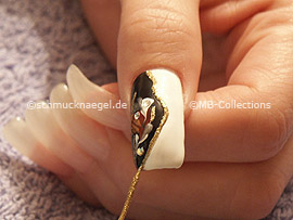 Nailart Liner in der Farbe gold-glitter