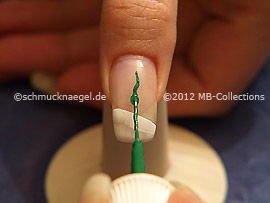 Nailart Liner in der Farbe grün