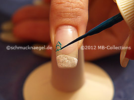 Nailart Liner in der Farbe dunkelgrün