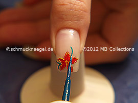 Nailart Liner in der Farbe dunkelgrün