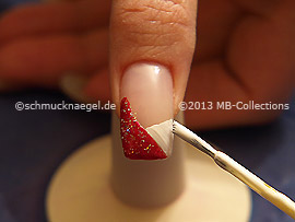 Nagellack in der Farbe weiß