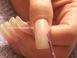 Nailart Pen in der Farbe lila