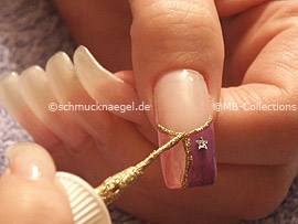 Nailart Liner in der Farbe gold-glitter