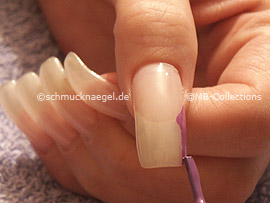 Nailart Pen in der Farbe lila